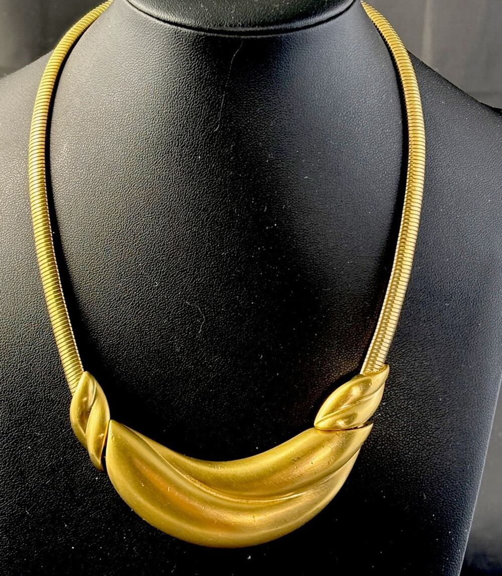 VTG Rare 1970s Kunio Matsumoto for Trifari Gold Collar Necklace-Great Condition